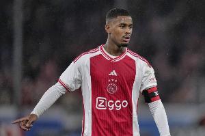 BBC：切尔西在同时推进哈维-西蒙斯和乔雷尔-哈托这两笔转会