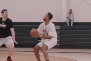 练就有效!爵士新援李凯尔晒休赛期打野球视频