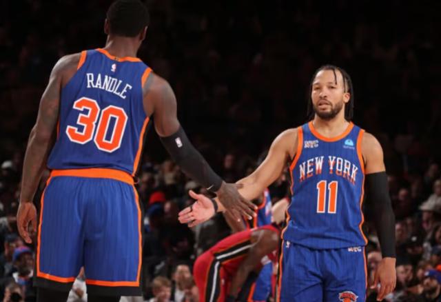 1725097905740000178.png 开云APP-纽约之王变二当家!兰德尔康复转型决定尼克斯命运