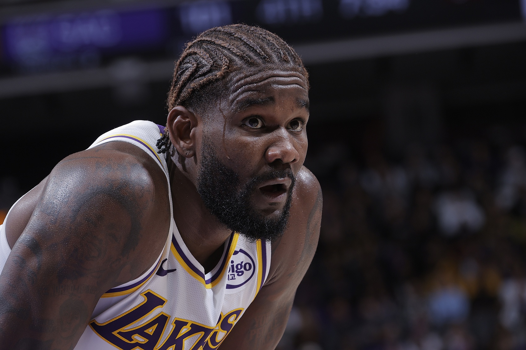 kaiyun-艾顿已引起湖人将帅不满！消息人士：内线球员排着队想搭档东契奇